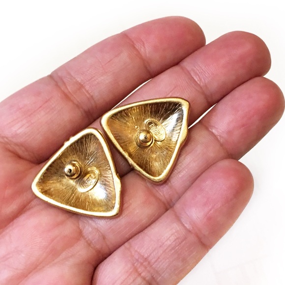 Vintage 1980s TRIFARI enamel triangle earrings - Picture 7 of 8